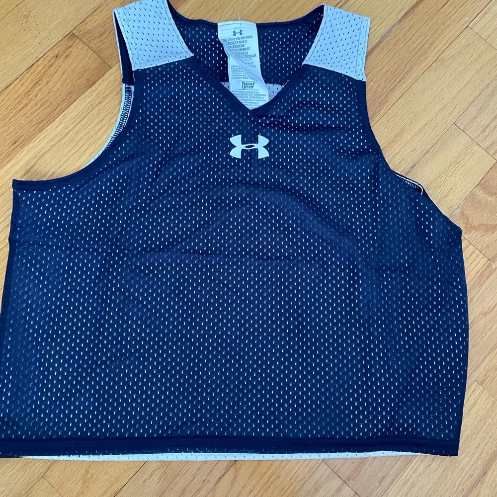 Under Armour Tshirt 5 T Reversible